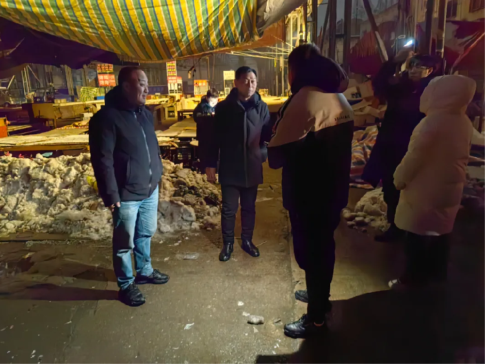 【扫雪除冰 暖心服务②】产发集团:守护民生有“温度”