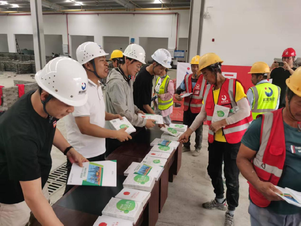 与“法”同行 “典”亮生活 | 市PA视讯官方网站集团开展“民法典宣传月”系列普法宣传活动